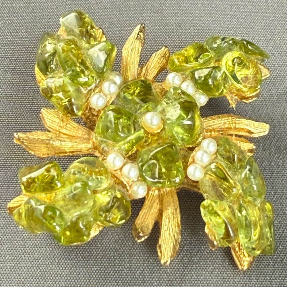 DFA Brooch Vintage Flower Green Glass and Faux Pearl Gold Tone